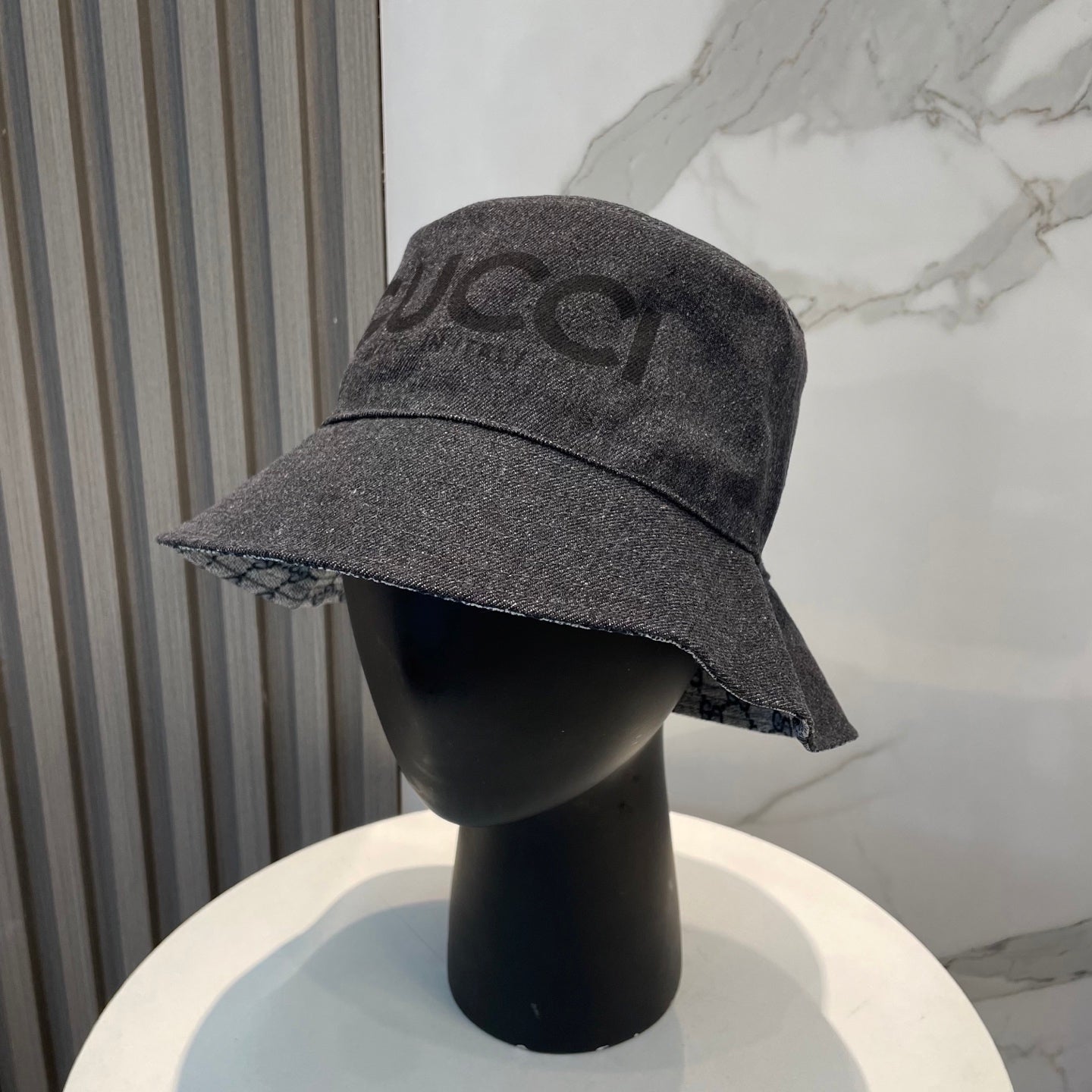 Bucket Gucci