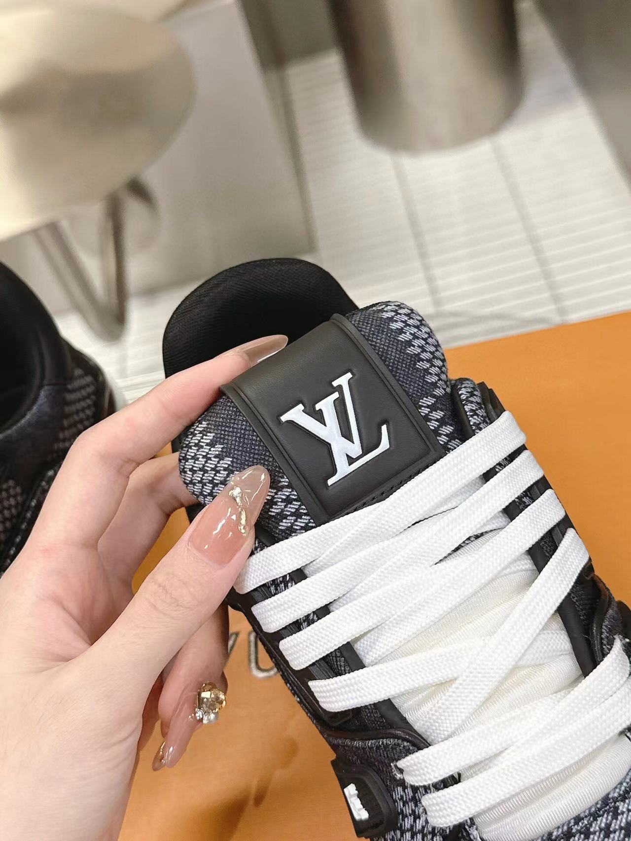 Louis Vuitton Trainer Black