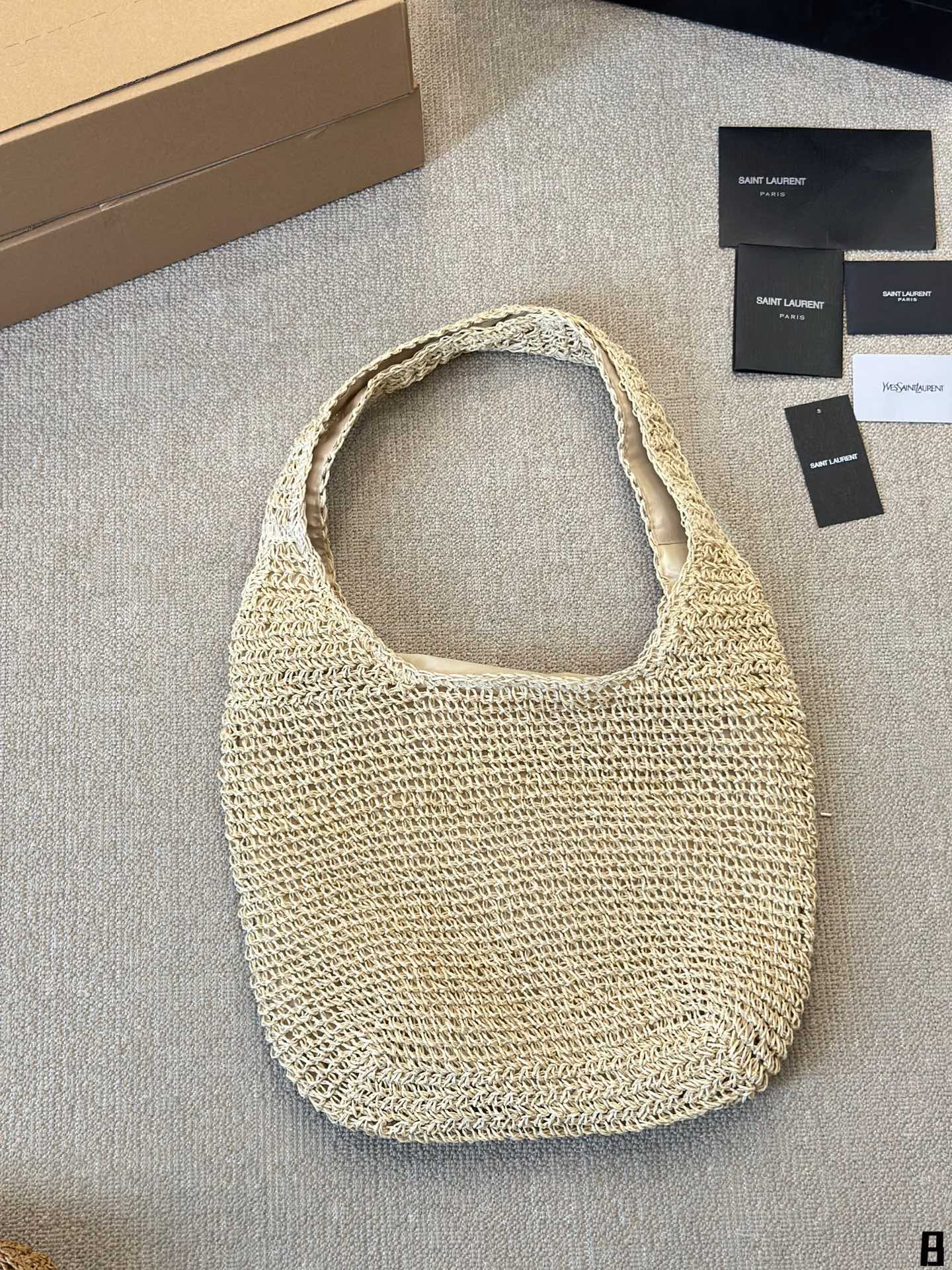 Bolsa YSL em palha rafia