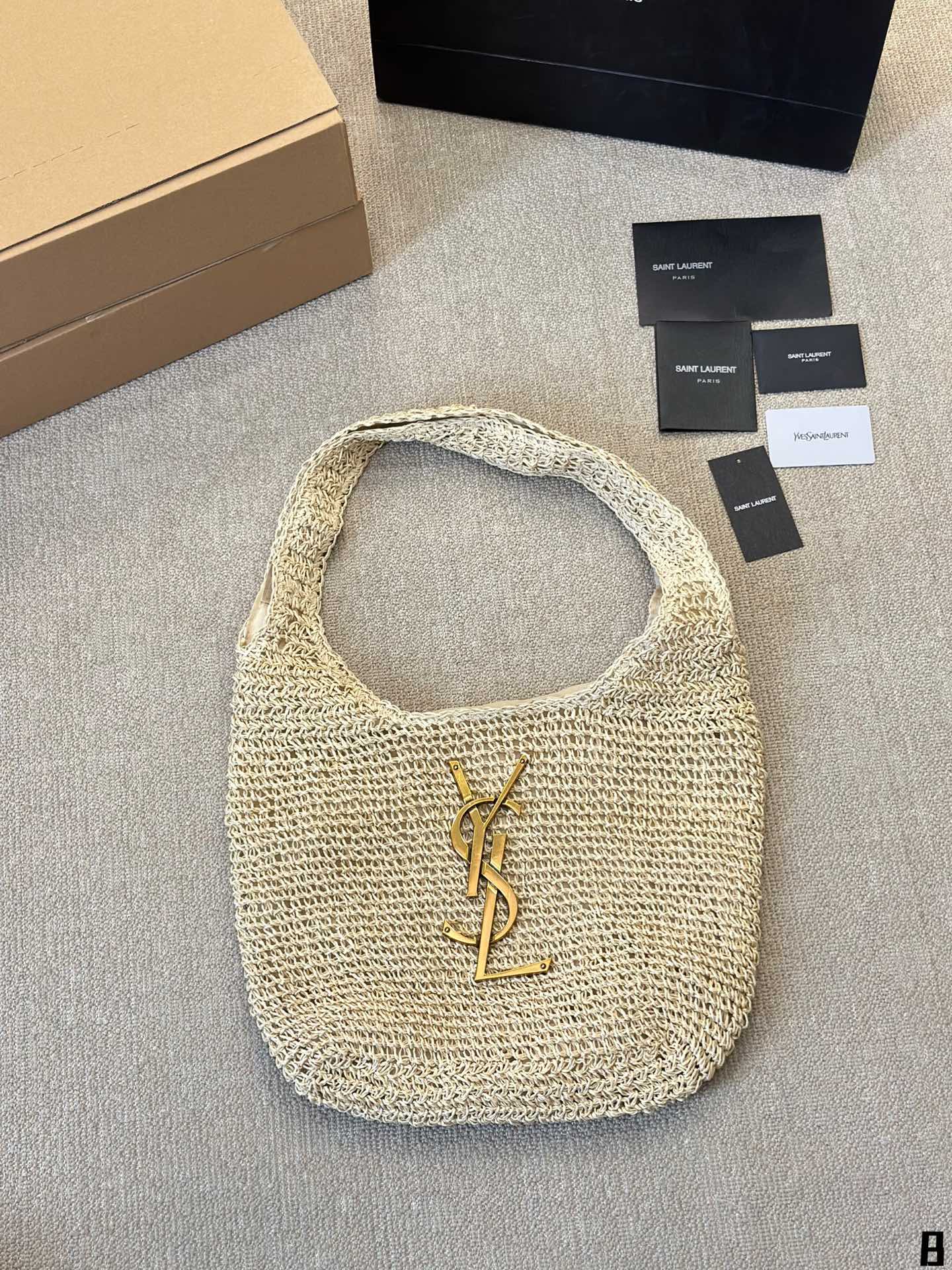 Bolsa YSL em palha rafia