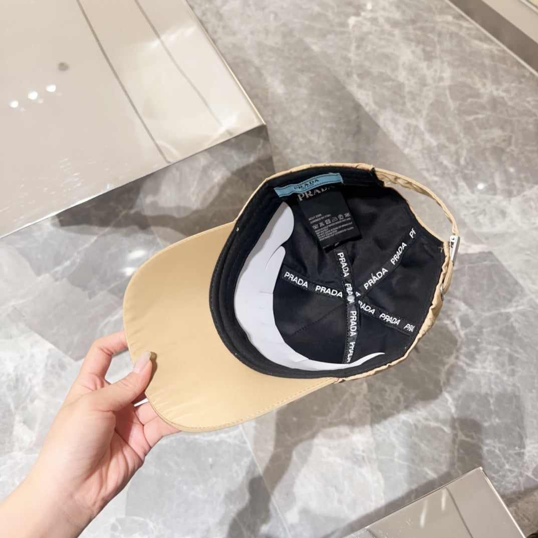 Cap Prada