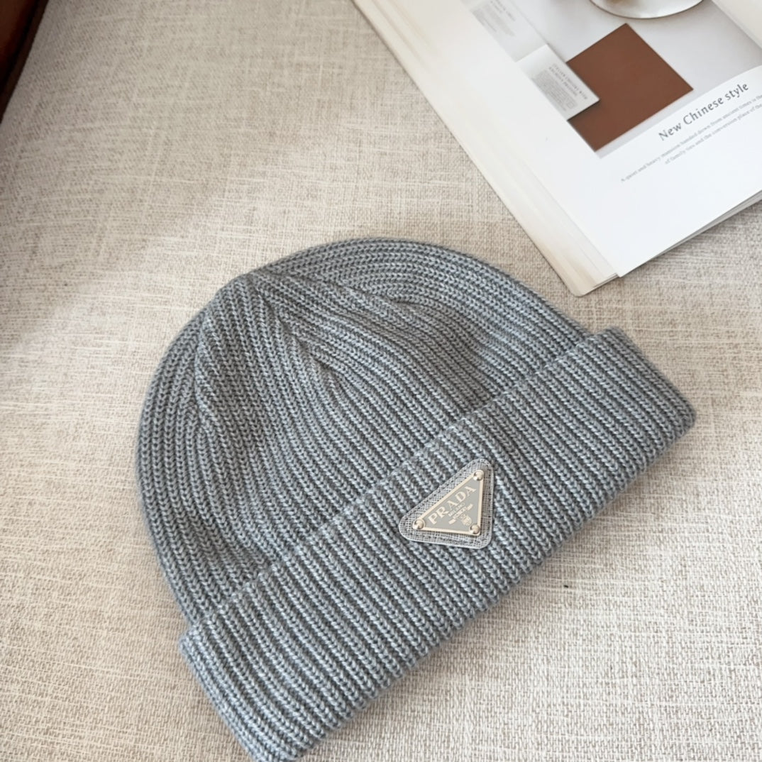 Gorro em lã Prada