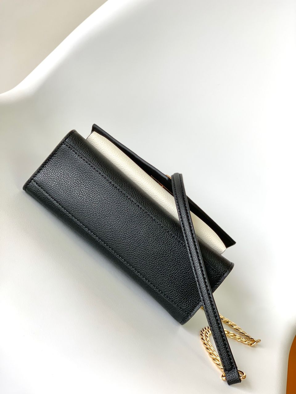 Bolsa Soft Calfskin Mylockme Chain Bag BB Black Creme