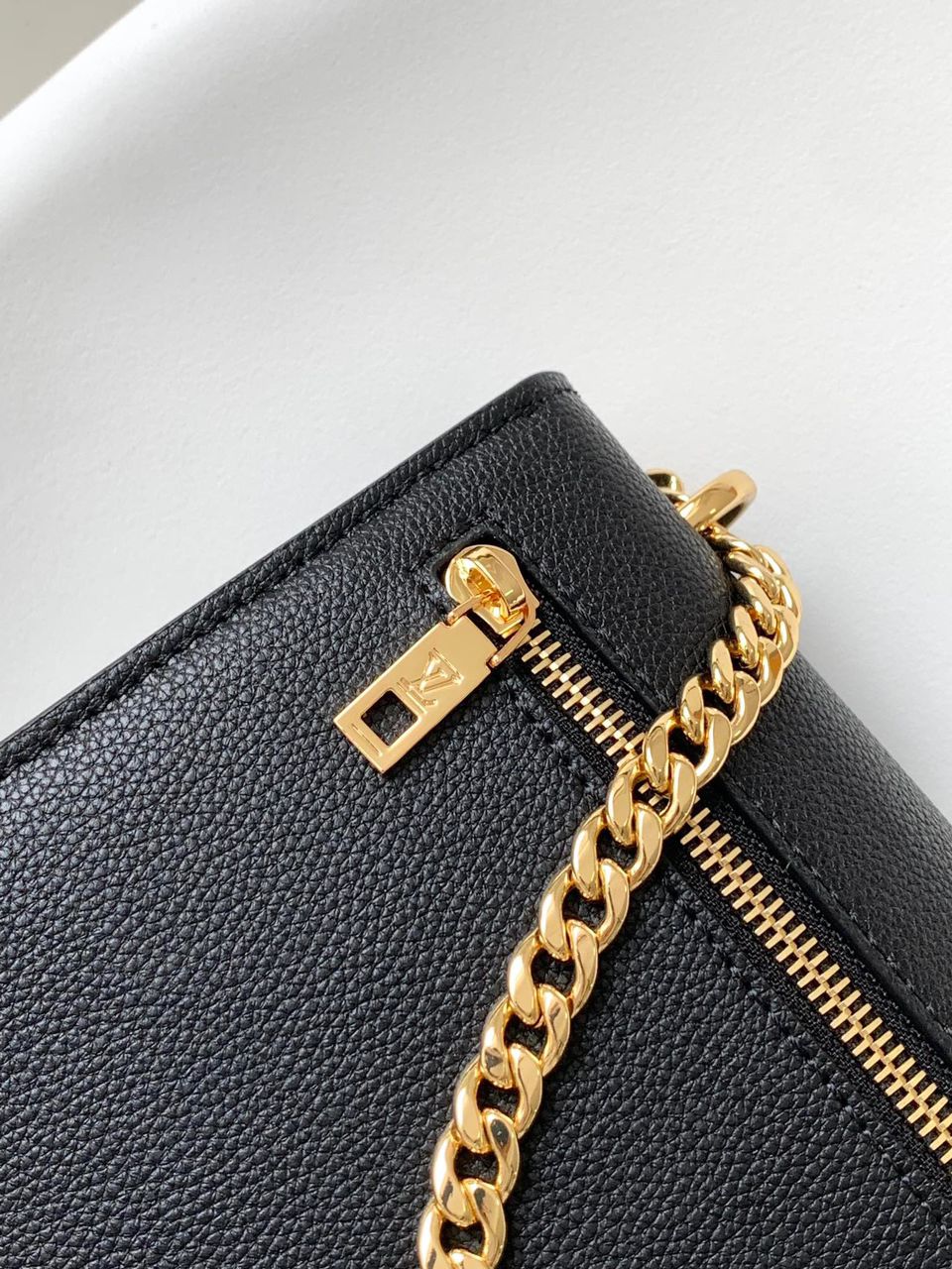 Bolsa Soft Calfskin Mylockme Chain Bag BB Black Creme