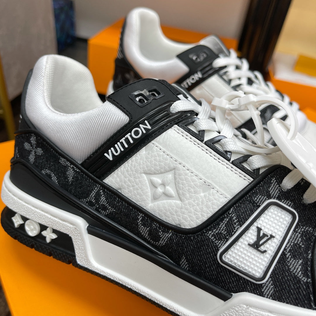 Lv Trainer