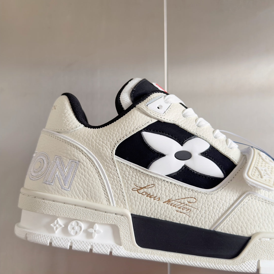 Lv Trainer black