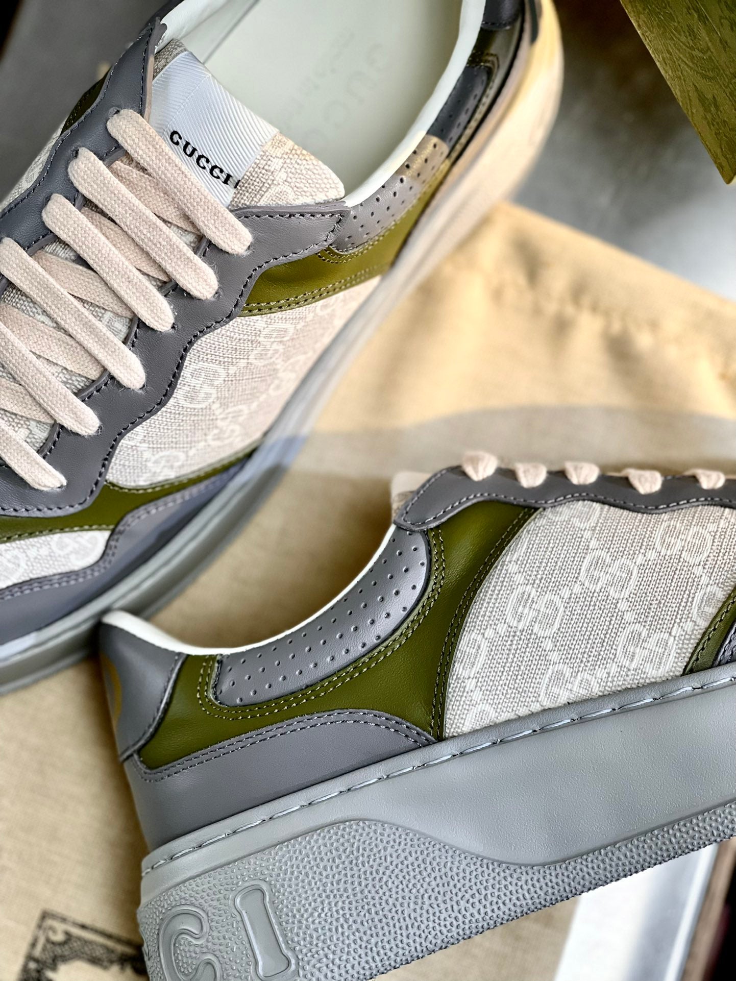Gucci GG Supreme