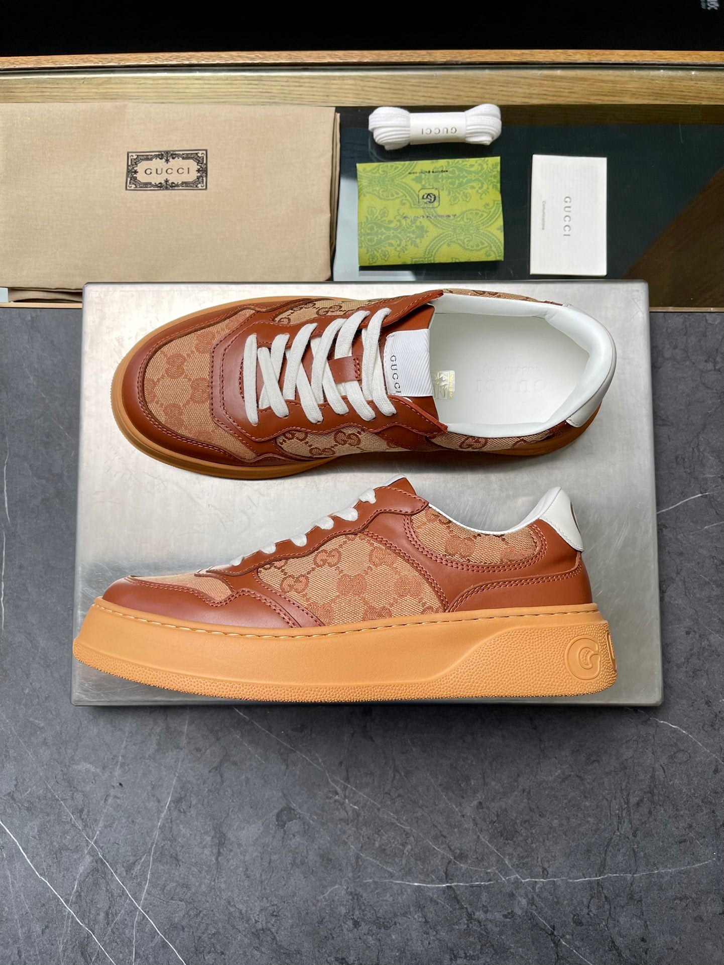 Gucci GG Supreme