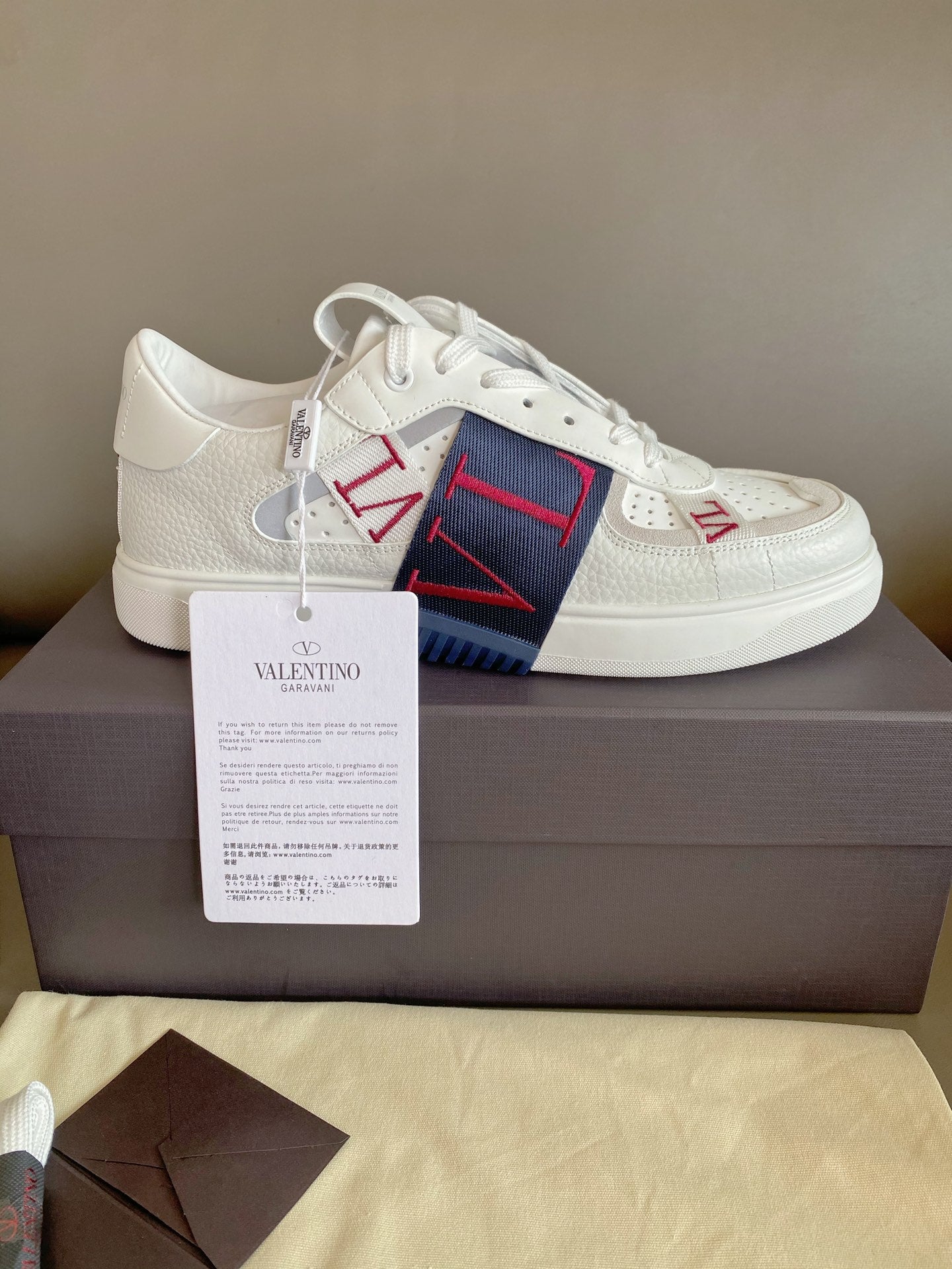 Valentino Low-Top Calfskin VL7N With Bands