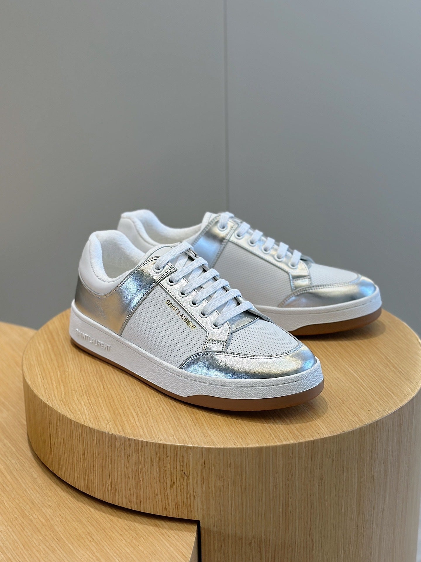 Tênis YSL