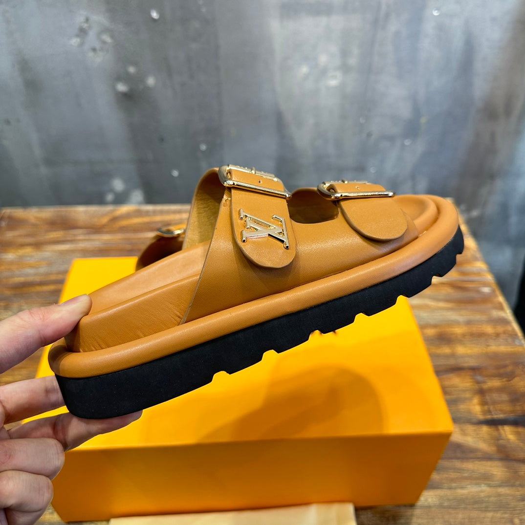 LOUIS VUITTON CHINELO Vintage Camel