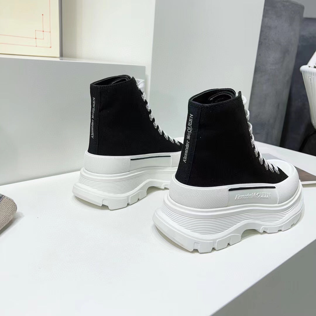 Alexander McQueen cano alto Tread slick