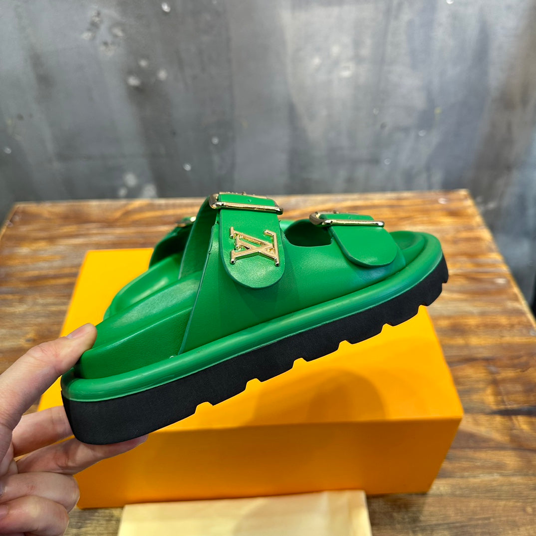 LOUIS VUITTON CHINELO Vintage Green