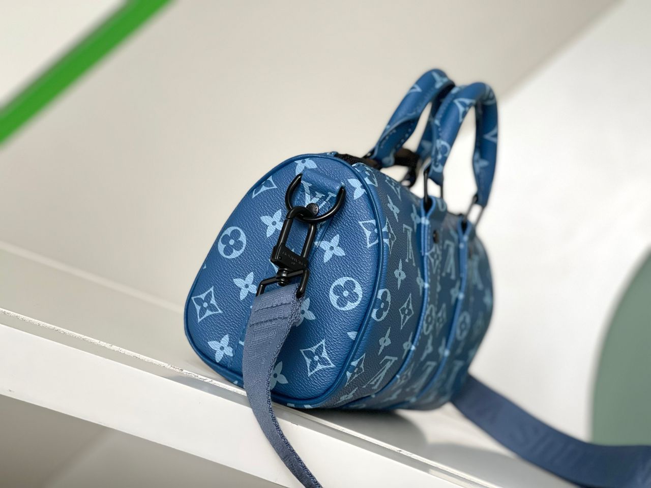 Louis Vuitton Keepall Bandoulière 25 Bag