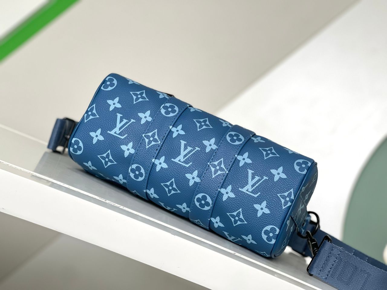 Louis Vuitton Keepall Bandoulière 25 Bag