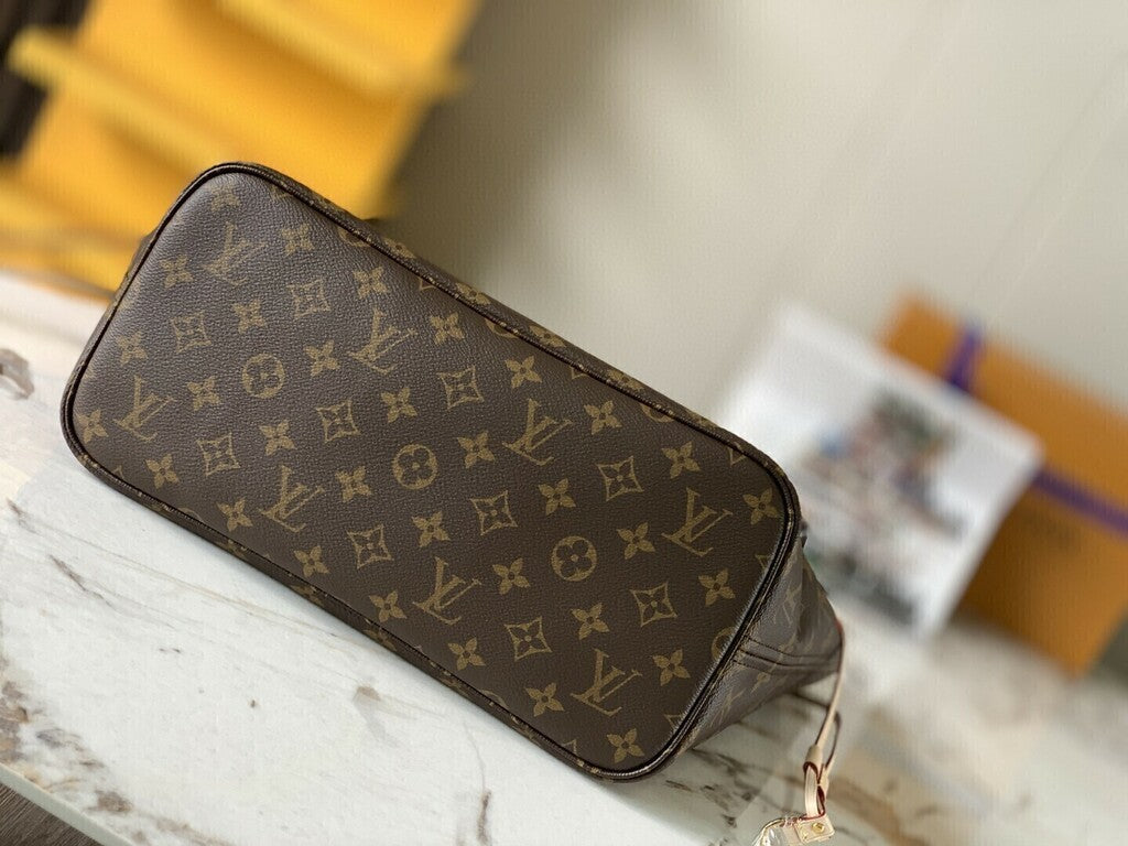 Louis Vuitton Neverfull Monogram MM Cerise Lining LV