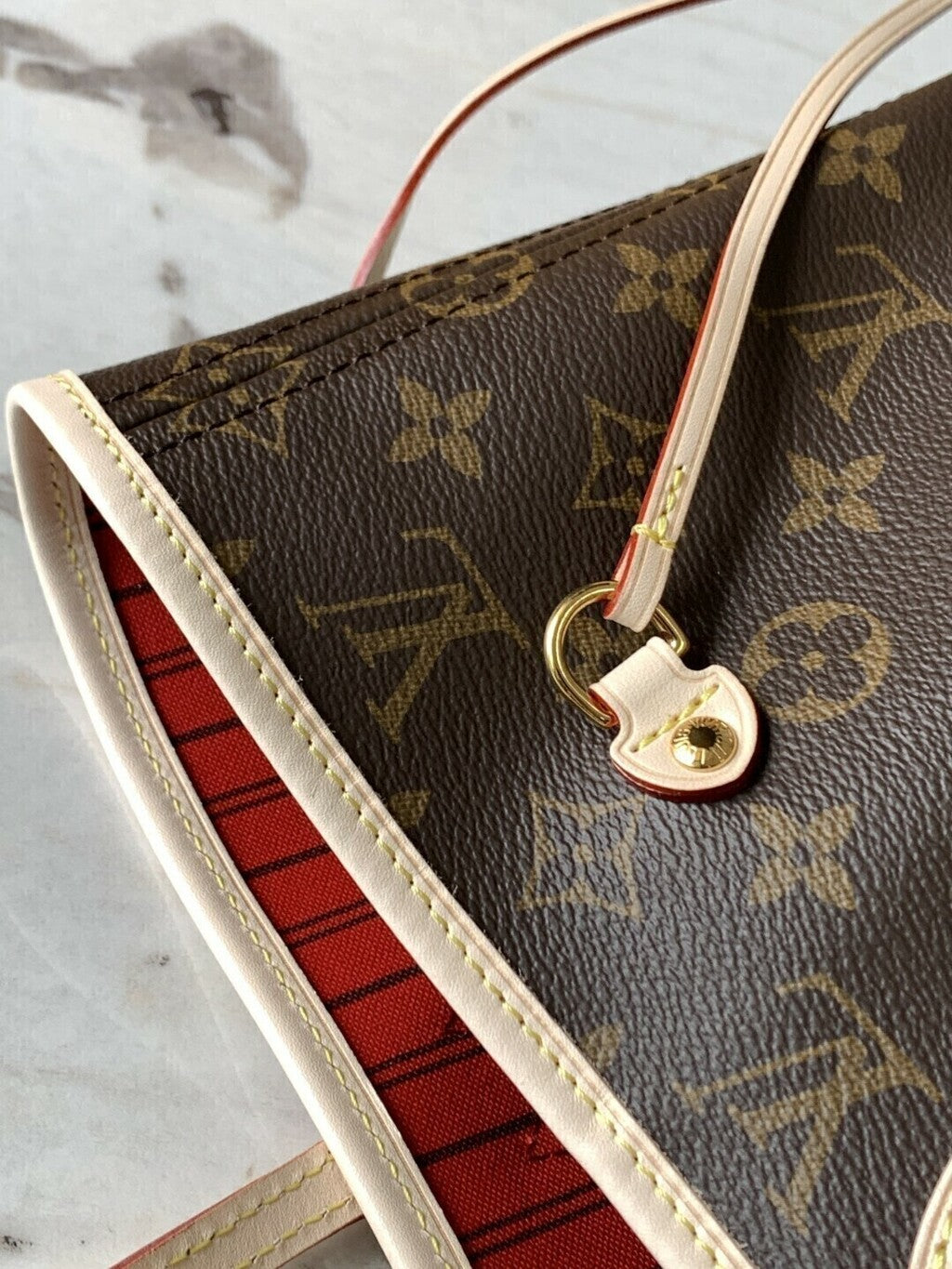 Louis Vuitton Neverfull Monogram MM Cerise Lining LV