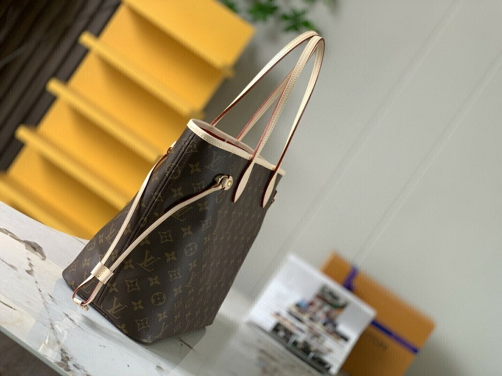 Louis Vuitton Neverfull Monogram MM Cerise Lining LV