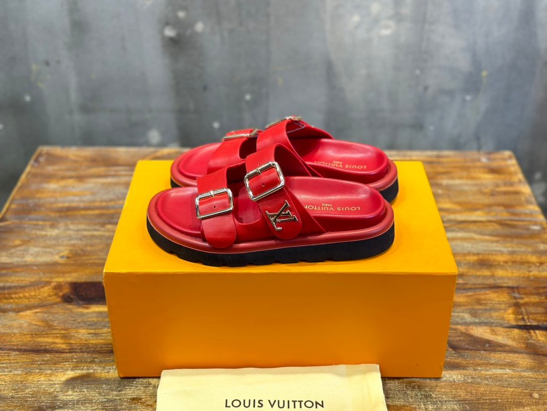 LOUIS VUITTON CHINELO Vintage Red