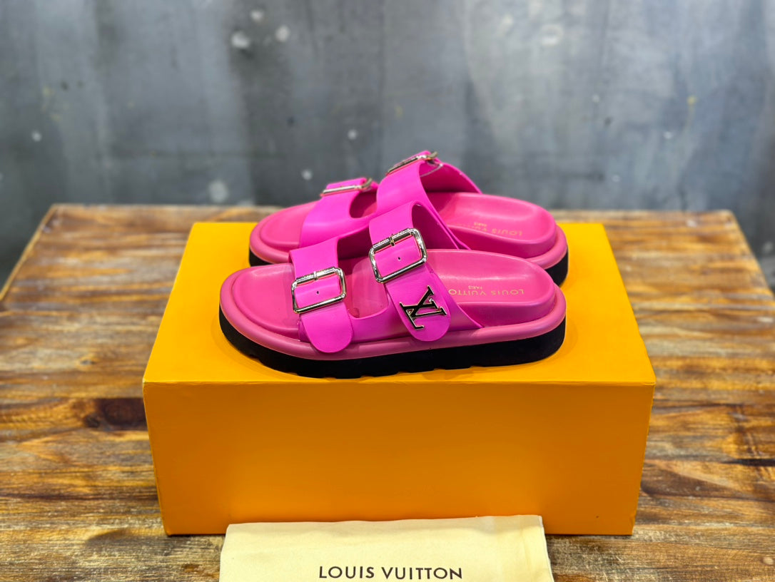 LOUIS VUITTON CHINELO Vintage Pink