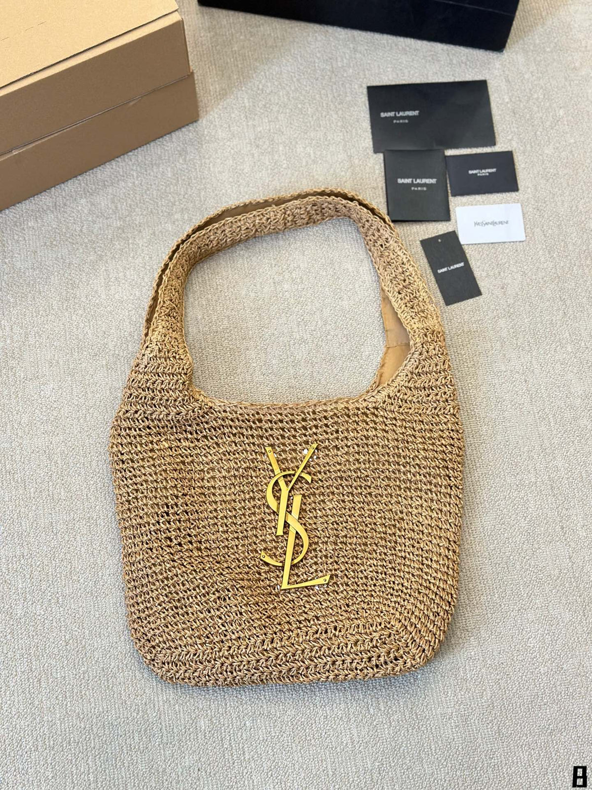 Bolsa YSL em palha rafia