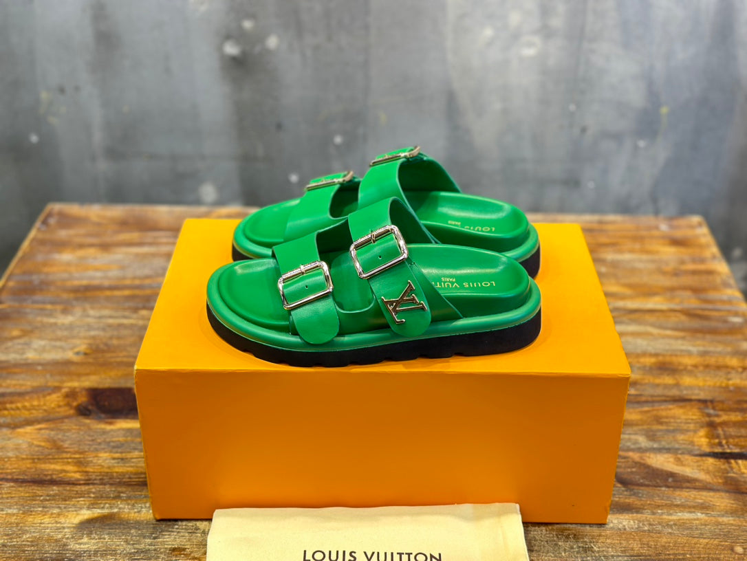 LOUIS VUITTON CHINELO Vintage Green