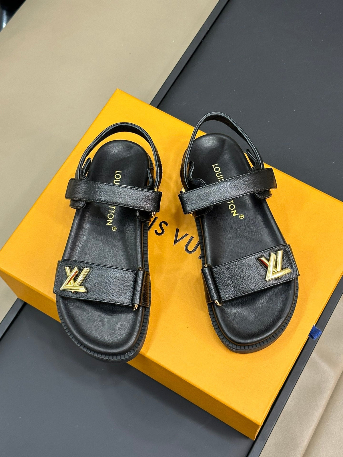LOUIS VUITTON Sandal Vintange