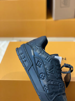 Lv Trainer