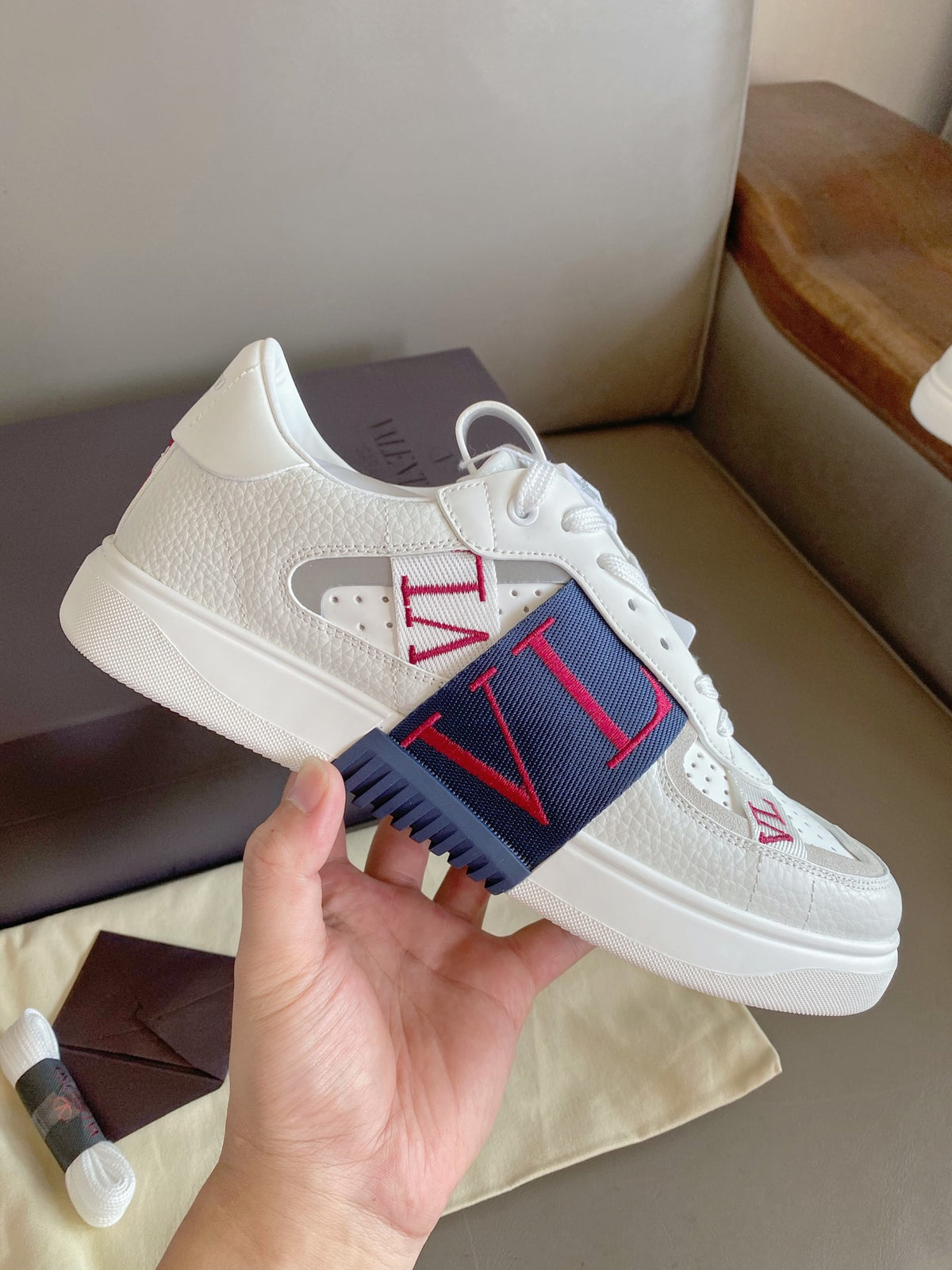 Valentino Low-Top Calfskin VL7N With Bands
