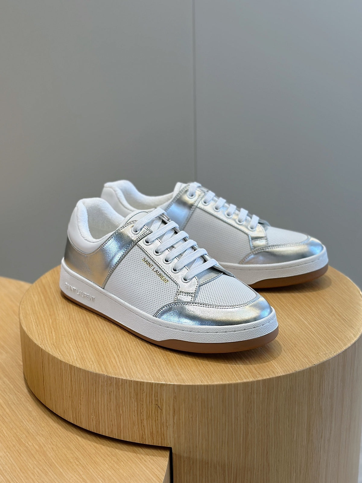 Tênis YSL