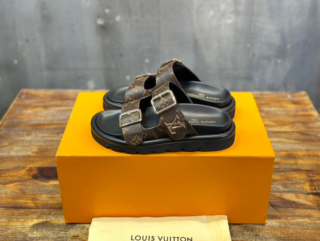 LOUIS VUITTON CHINELO Vintage