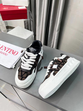 Valentino One Stud XL Brown
