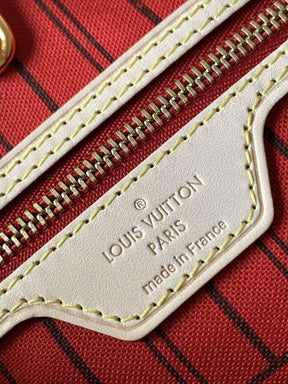 Louis Vuitton Neverfull Monogram MM Cerise Lining LV