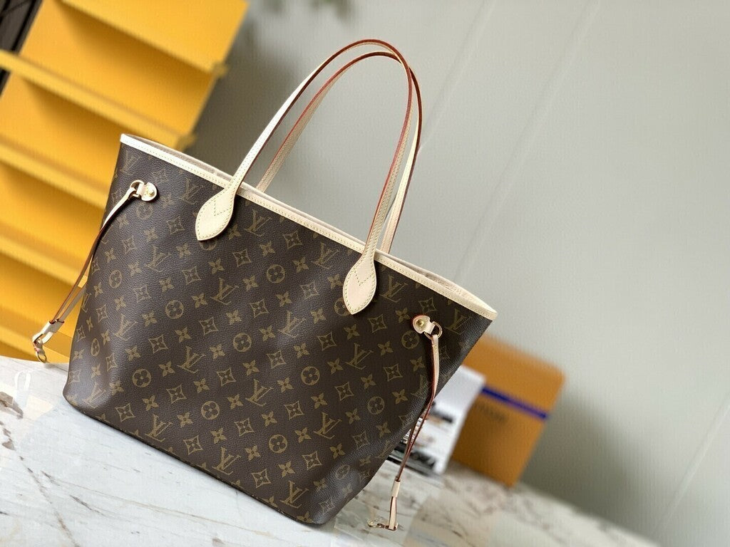 Louis Vuitton Neverfull Monogram MM Cerise Lining LV